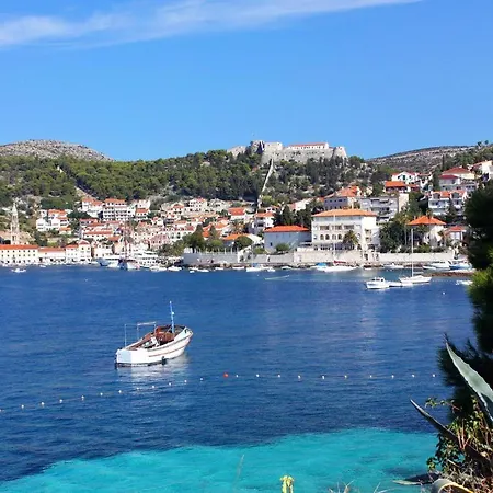Studio Hvar 16942a *